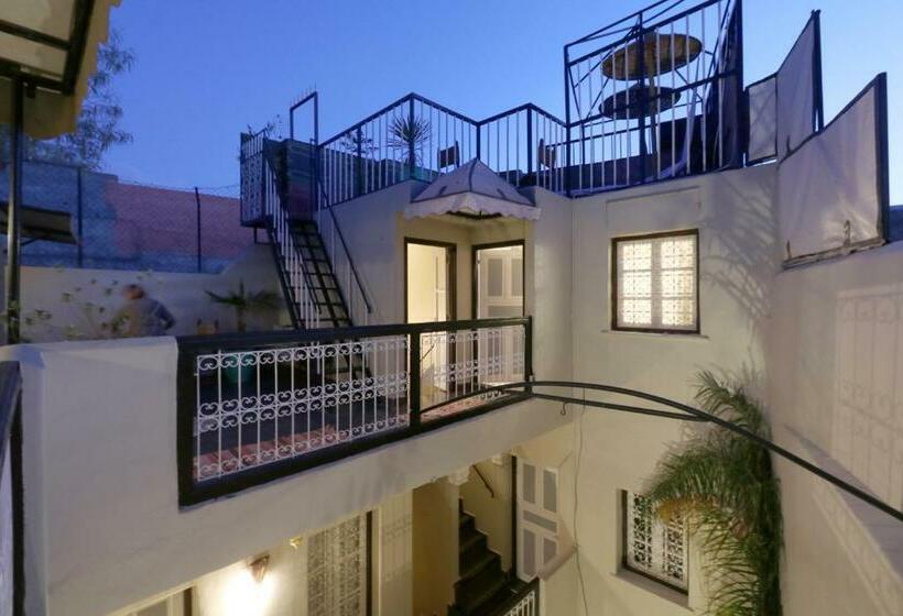 Quarto Estandar, Diamant La Ville Rouge