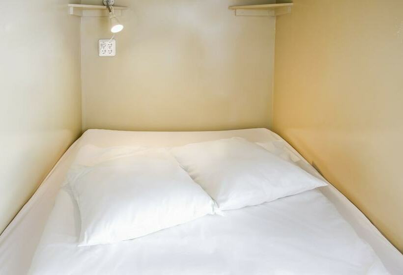 تختخواب در اتاق مشترک, Supernova Hostel & Café