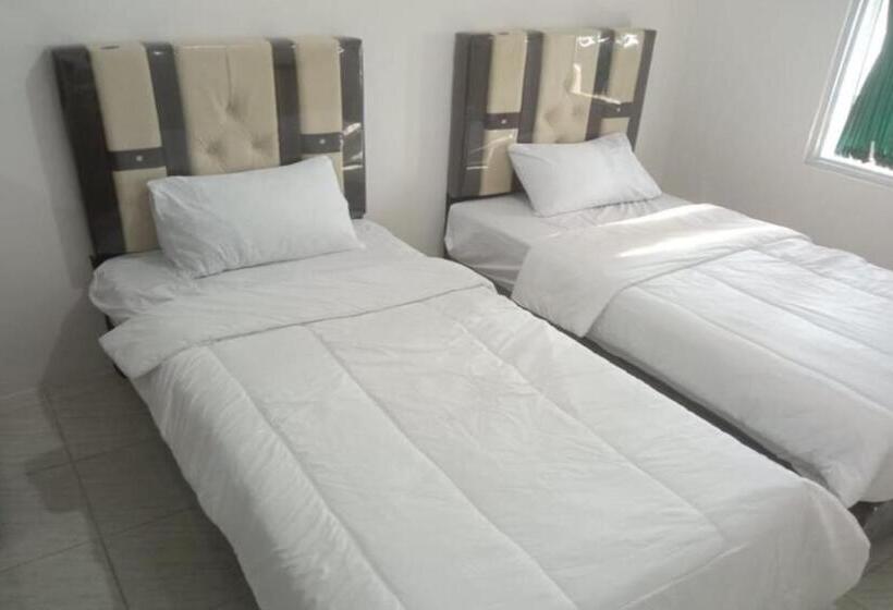 חדר סטנדרט, Oyo 93088 Celine Home Syariah