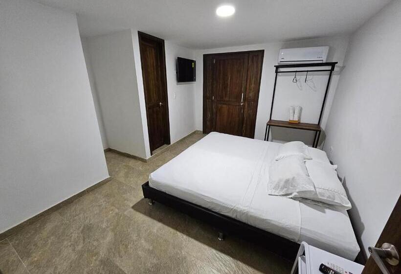 חדר סטנדרט עם מרפסת, Victoria Queen Villavieja