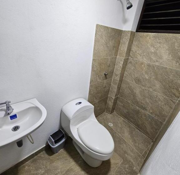 חדר סטנדרט עם מרפסת, Victoria Queen Villavieja