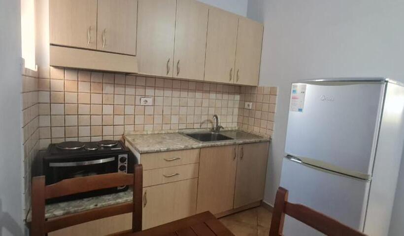 דירה בת חדר שינה 1 עם מרפסת, Vila Mati