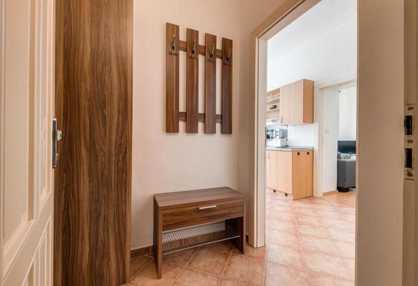 آپارتمان سوپریور 1 خوابه, King´s Road Residence