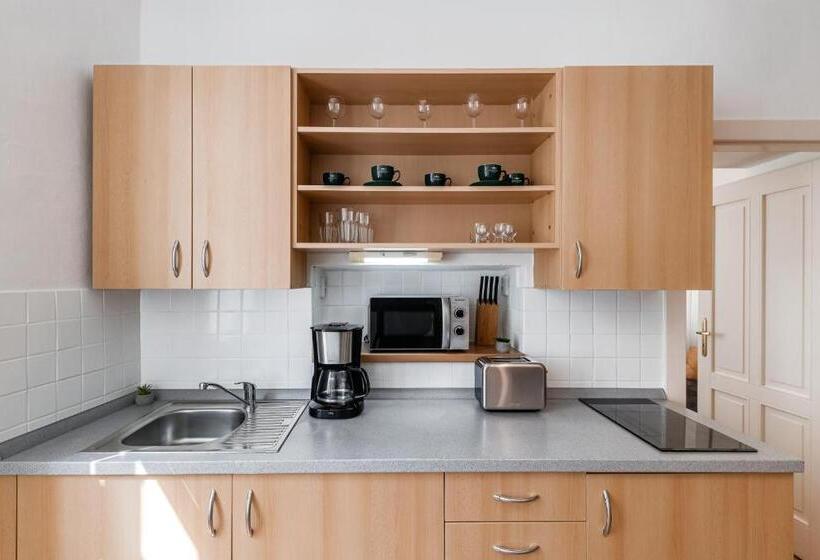 آپارتمان سوپریور 1 خوابه, King´s Road Residence