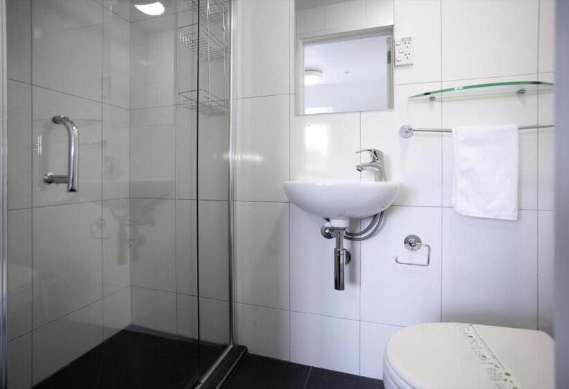 غرفة قياسية, The Brownston Hostel