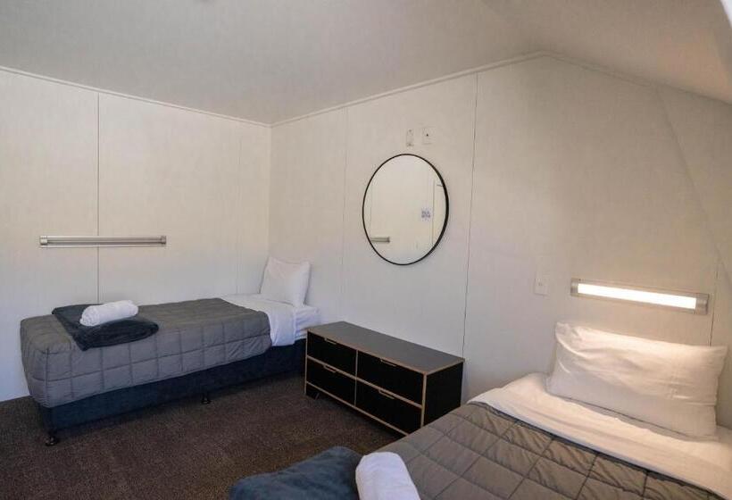 스탠다드 트리플 룸, The Brownston Hostel