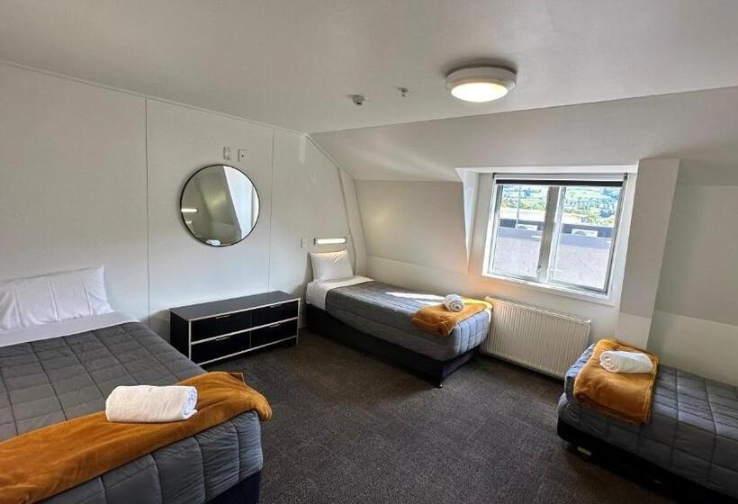 스탠다드 트리플 룸, The Brownston Hostel
