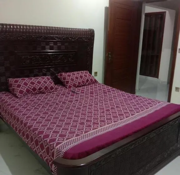 اتاق استاندارد, Gujrat Guest House