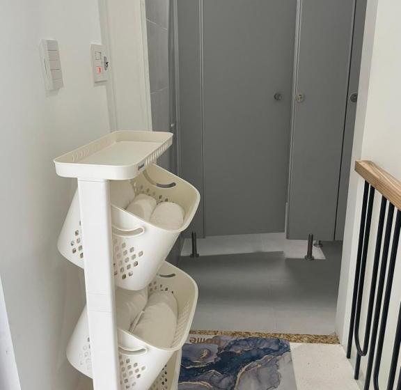 تختخواب در اتاق مشترک, Lullaby Homestay