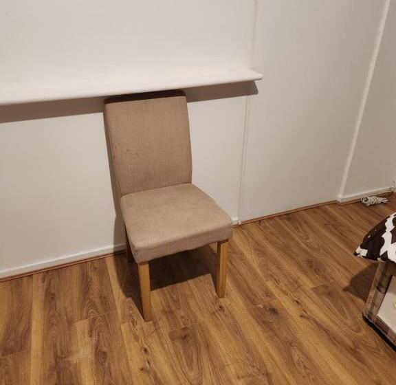 シングルデラックスルーム, Gatwick Star Night Stay   Gatwick