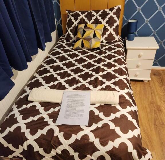 シングルデラックスルーム, Gatwick Star Night Stay   Gatwick