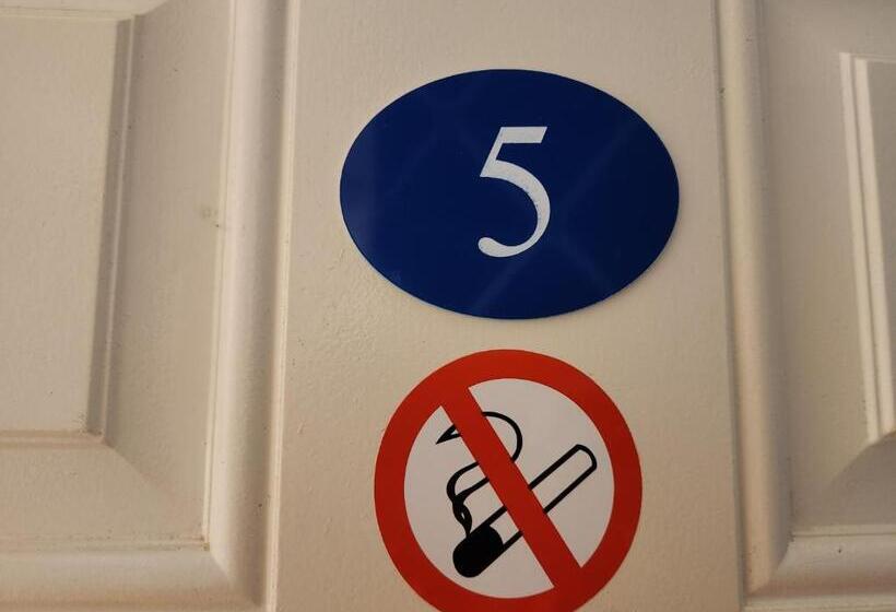 シングルデラックスルーム, Gatwick Star Night Stay   Gatwick