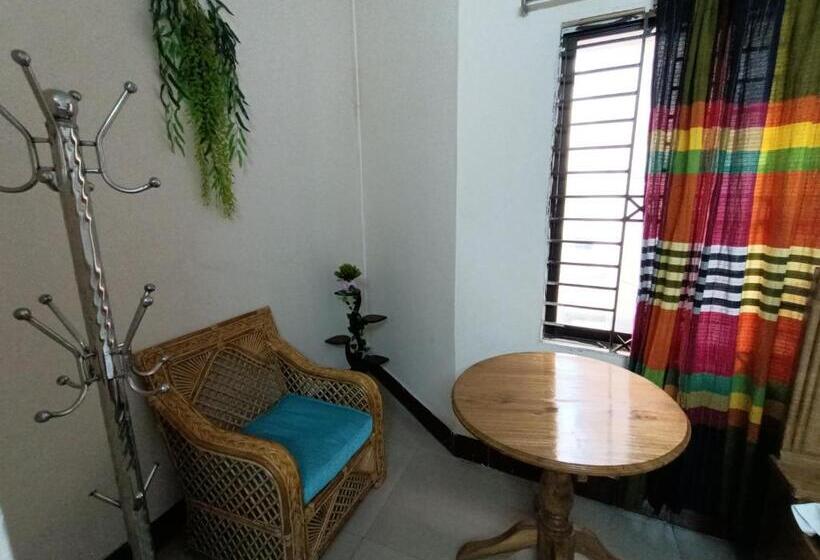 اتاق خانوادگی, Khurshed Express Residential