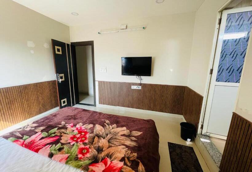 豪华房间, Shreelok