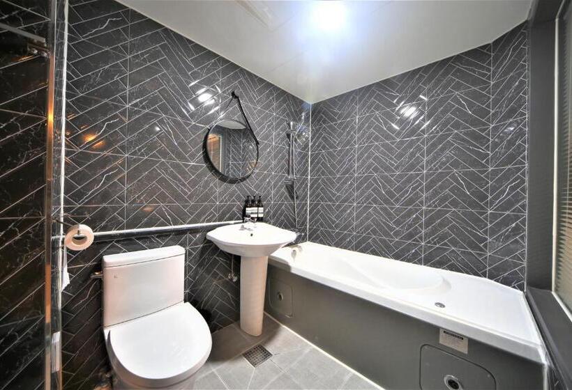 اتاق استاندارد, The Gentle