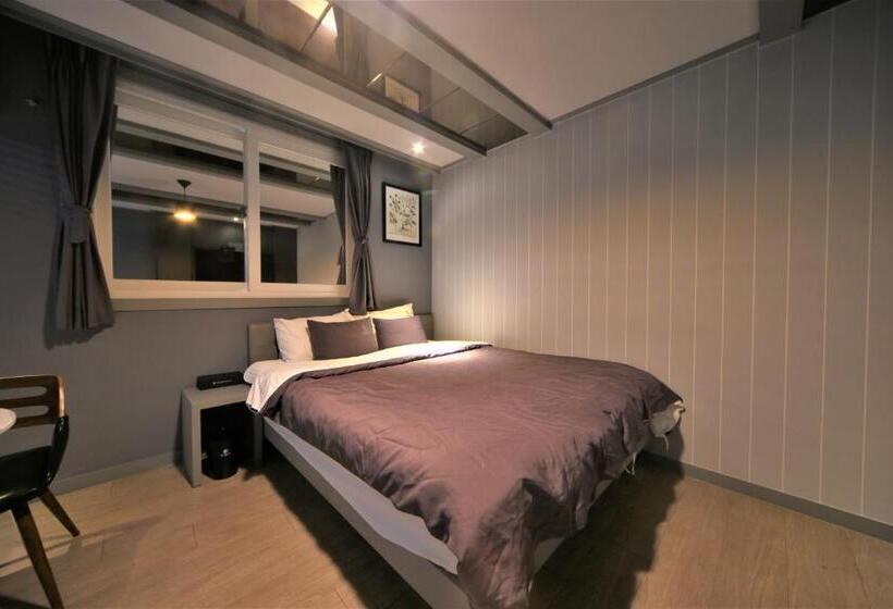 اتاق استاندارد, The Gentle