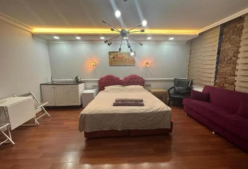 Standard-studio, Konak Suite İn The Bar Street