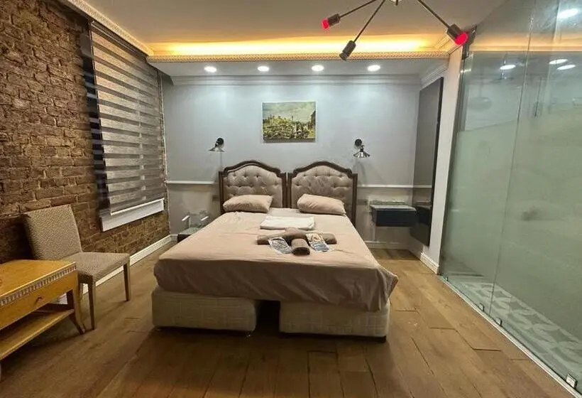 Standard-studio, Konak Suite İn The Bar Street