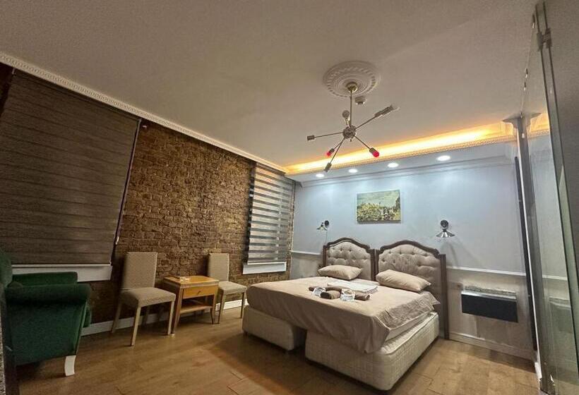 استودیوی استاندارد, Konak Suite İn The Bar Street