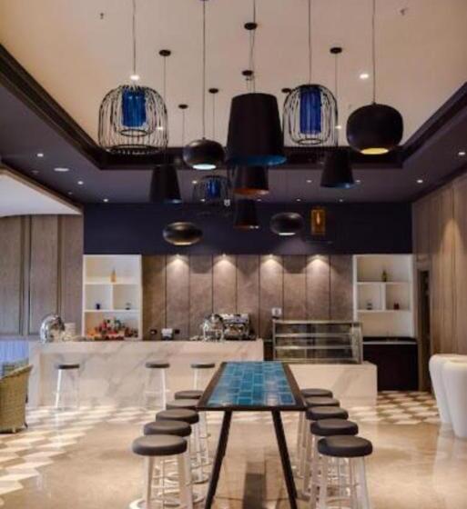 디럭스 스튜디오, Neel Skye   Couple Friendly   Dlf My Pad, Gomtinagar , Lucknow