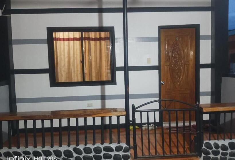 اتاق استاندارد چهارنفره با بالکن, Moalboal Indino S Guesthouse Sardines Run And Sea Turtle 1 Minute Walking Distance