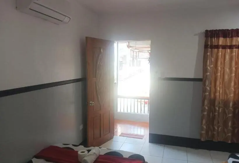 اتاق استاندارد چهارنفره با بالکن, Moalboal Indino S Guesthouse Sardines Run And Sea Turtle 1 Minute Walking Distance