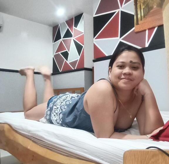 اتاق استاندارد چهارنفره با بالکن, Moalboal Indino S Guesthouse Sardines Run And Sea Turtle 1 Minute Walking Distance