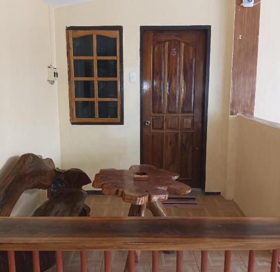 اتاق سوپریور خانوادگی, Moalboal Indino S Guesthouse Sardines Run And Sea Turtle 1 Minute Walking Distance