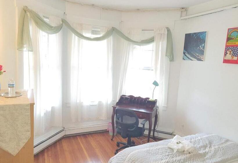 اتاق اکونومی, West End Haven