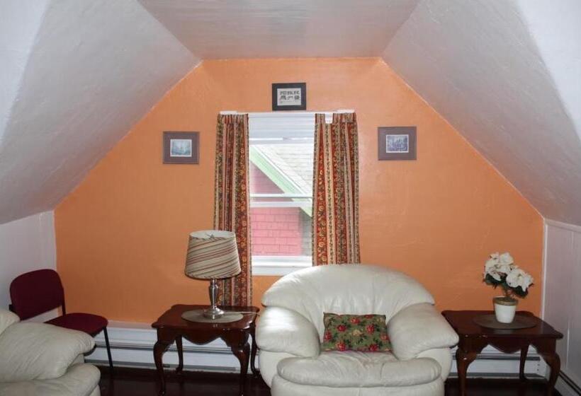 اتاق اکونومی یک تخته, West End Haven