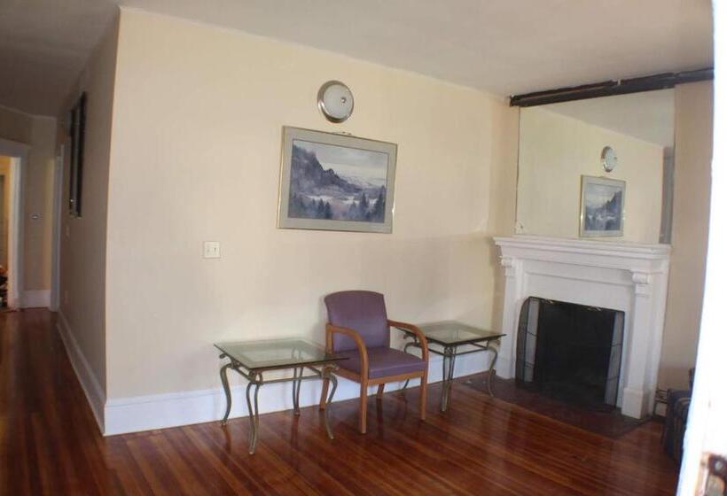 اتاق اکونومی, West End Haven