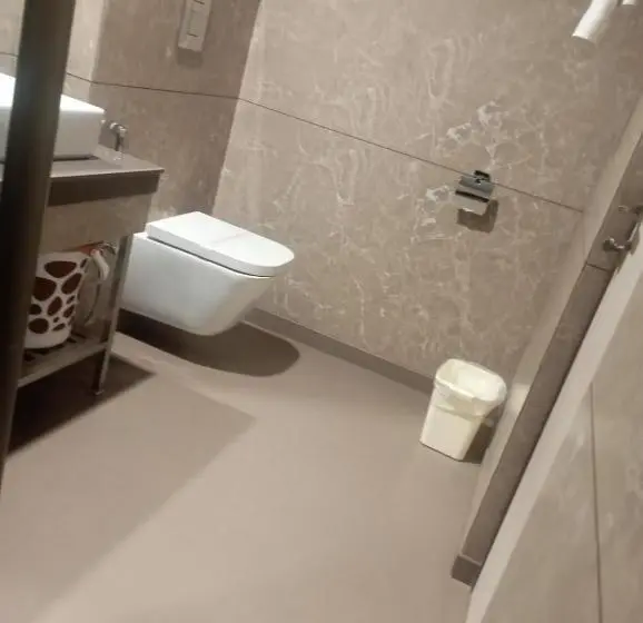 デラックスルーム, Pushpak Hotel & Convention