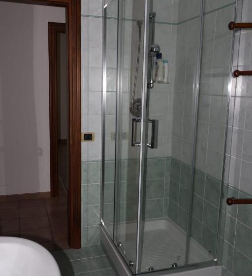 اتاق استاندارد با سرویس بهداشتی مشترک, B&b Mamì