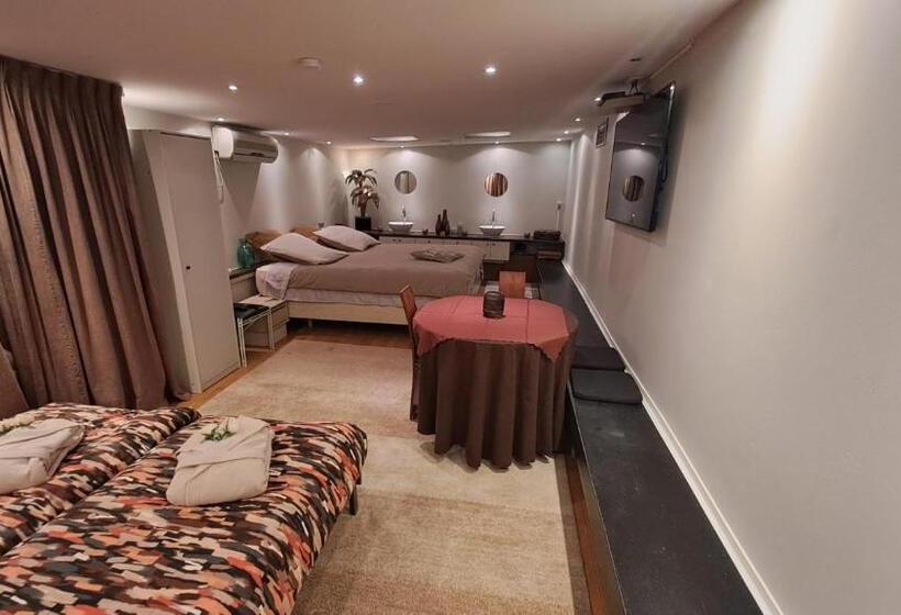 Стандартный Номер Кровать Кинг, Beautyd Familie  Of Gezinskamer Junior Suite Centrum Gullegem