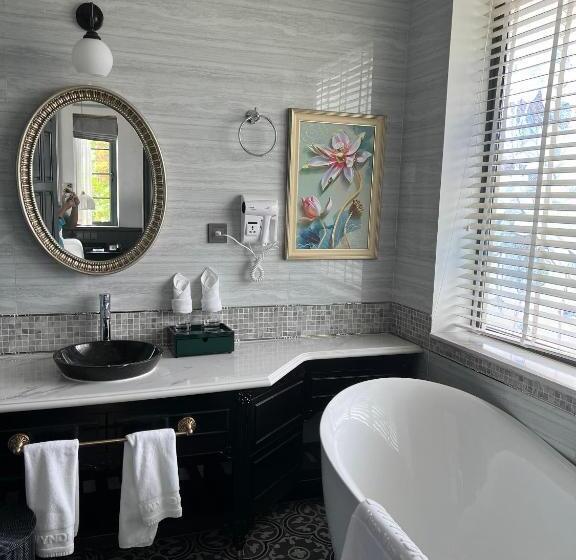 اتاق لوکس, Biệt Thự đảo Kim Liên Vườn Vua