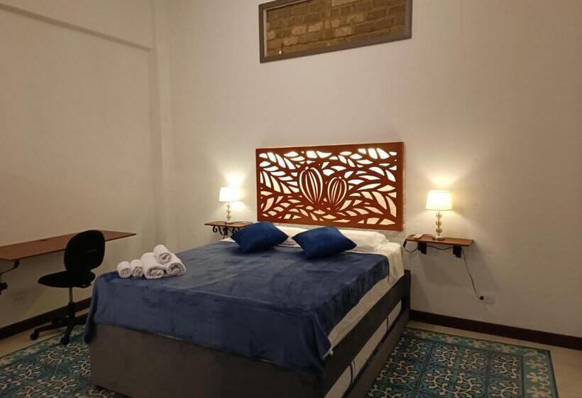 豪华三人间, Casa Carambolo