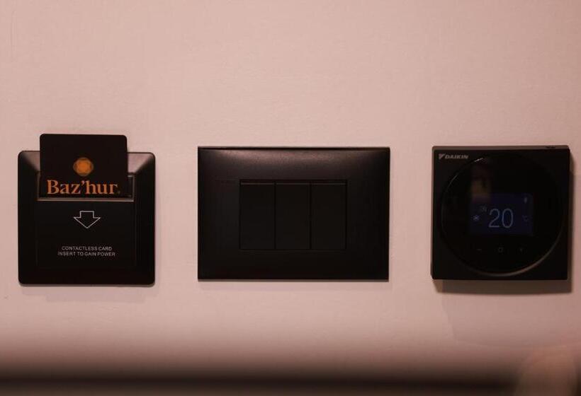 غرفة قياسية ثلاثية, Baz Hur Boutique