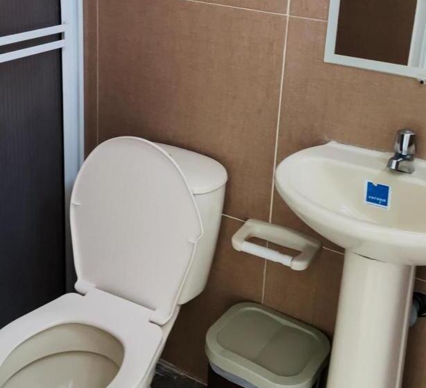 חדר לארבעה סטנדרטי עם מרפסת, Blue Sky