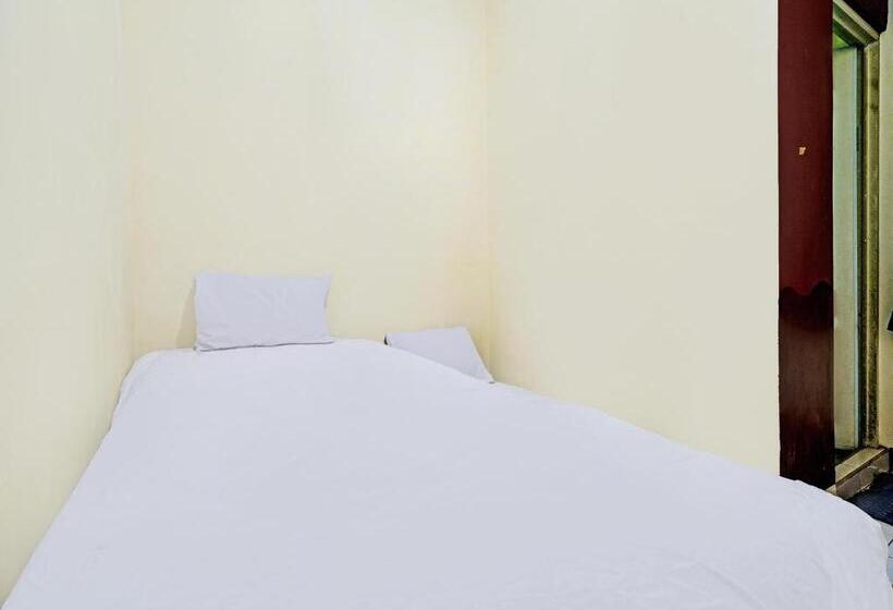 Номер Стандарт, Oyo Life 92546 Kost Merah Bojongsoang Syariah
