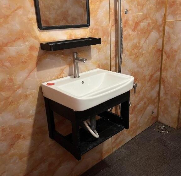 اتاق استاندارد, Quốc An