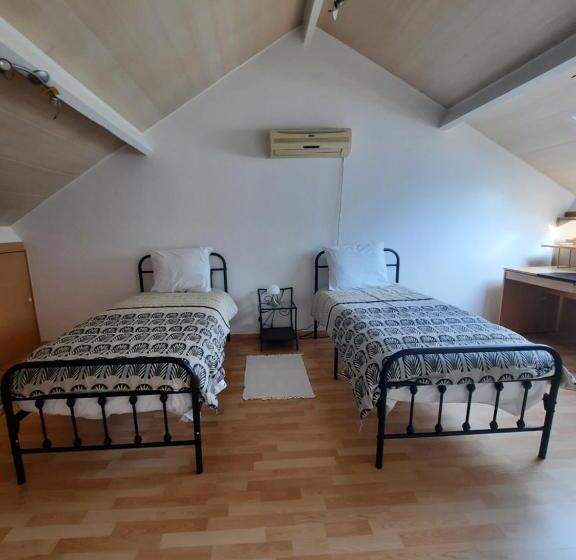 스탠다드 룸 공동 욕실, Sci Ecs