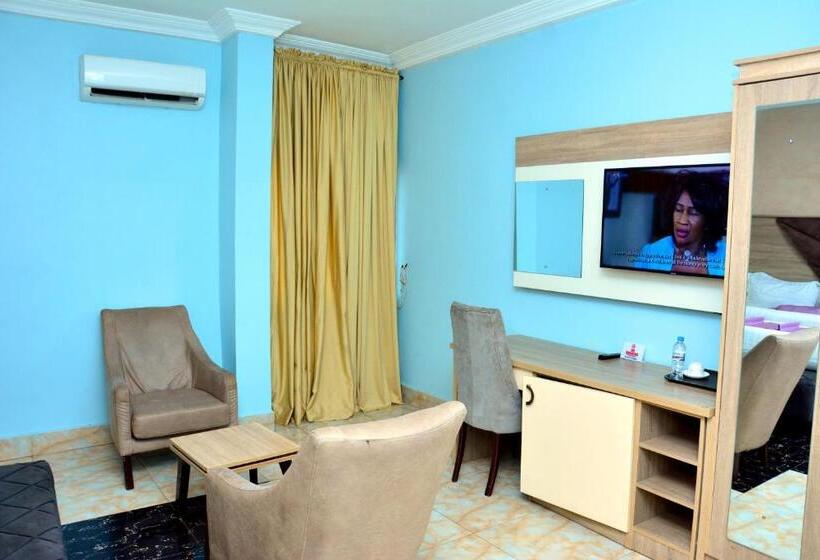 اتاق استاندارد با تخت بزرگ, Top Rank Hotel Galaxy Asaba