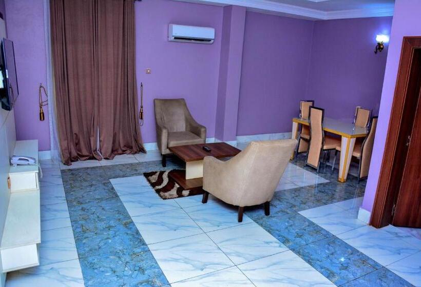 اتاق استاندارد با تخت بزرگ, Top Rank Hotel Galaxy Asaba