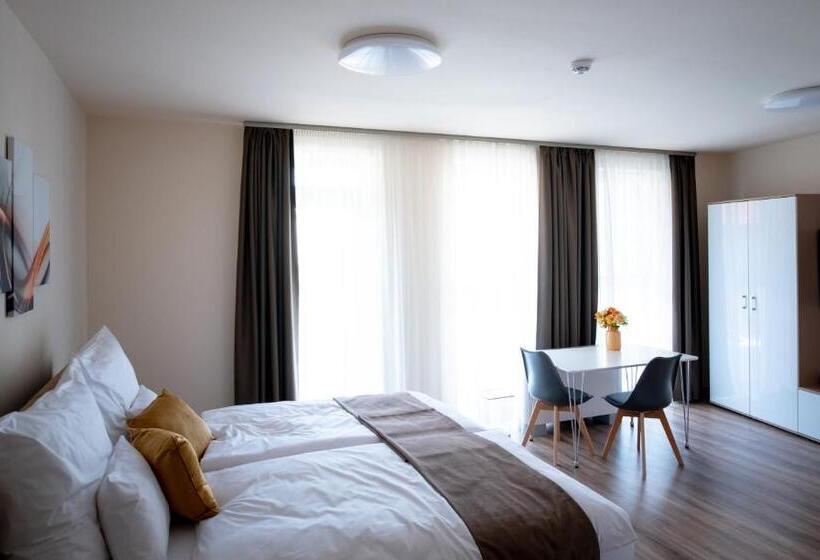 Номер Стандарт, Elixír Panzió