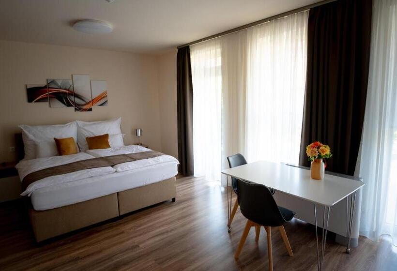 Номер Стандарт, Elixír Panzió