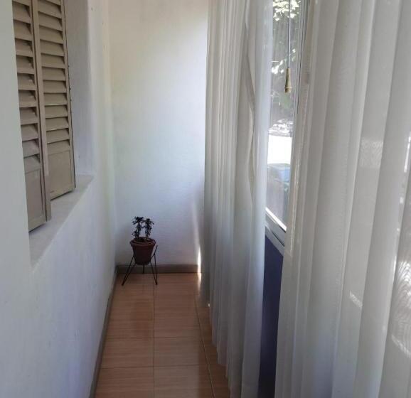 スタンダードルーム, Houselyon