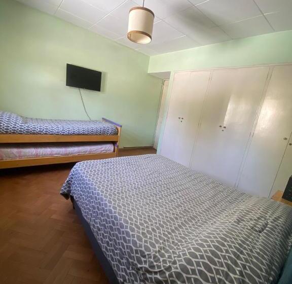 スタンダードトリプルルーム, Houselyon