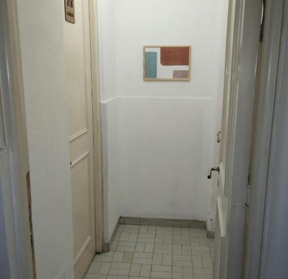 スタンダード４人部屋, Houselyon