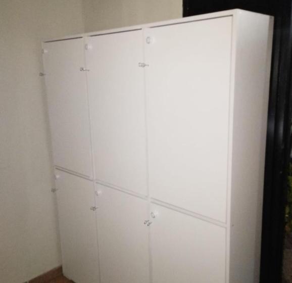 ルームシェアのワンベッド, Houselyon