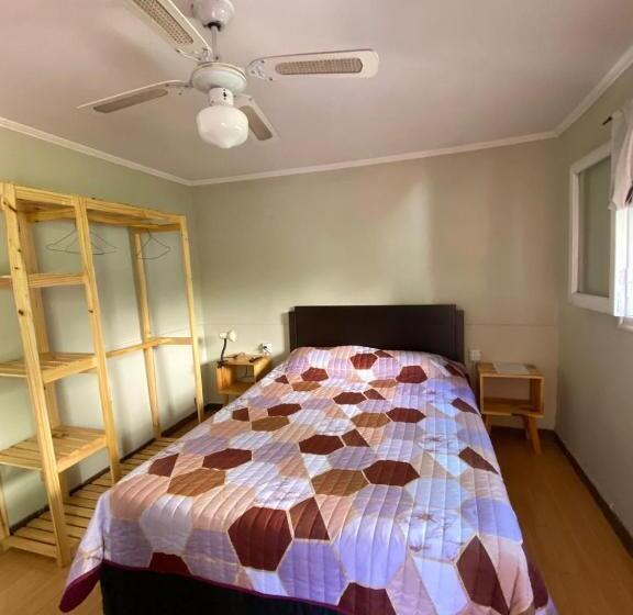 バスルーム共有のトリプルスタンダード, Houselyon